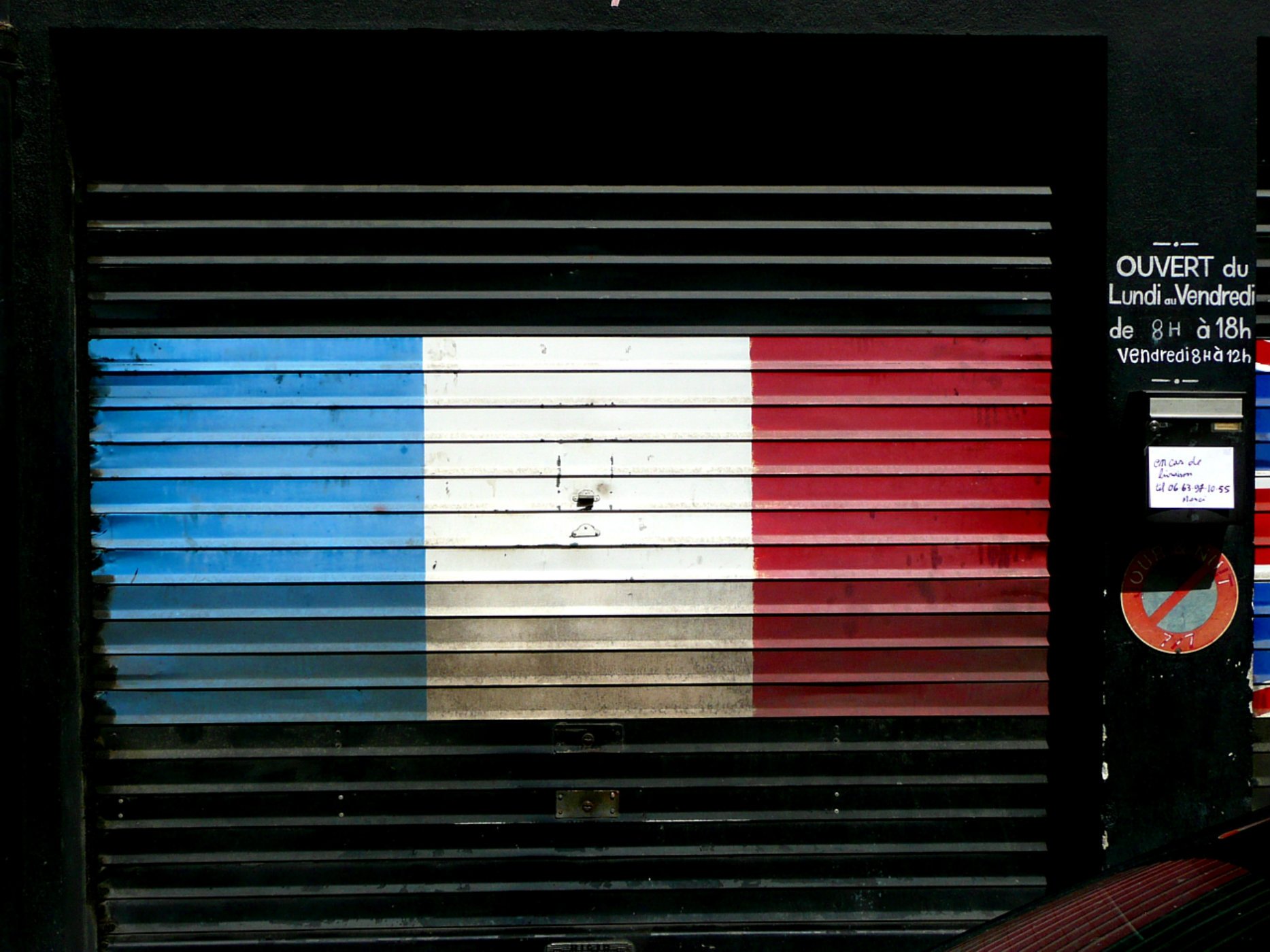 En el reino de Macron se tiran de los pelos