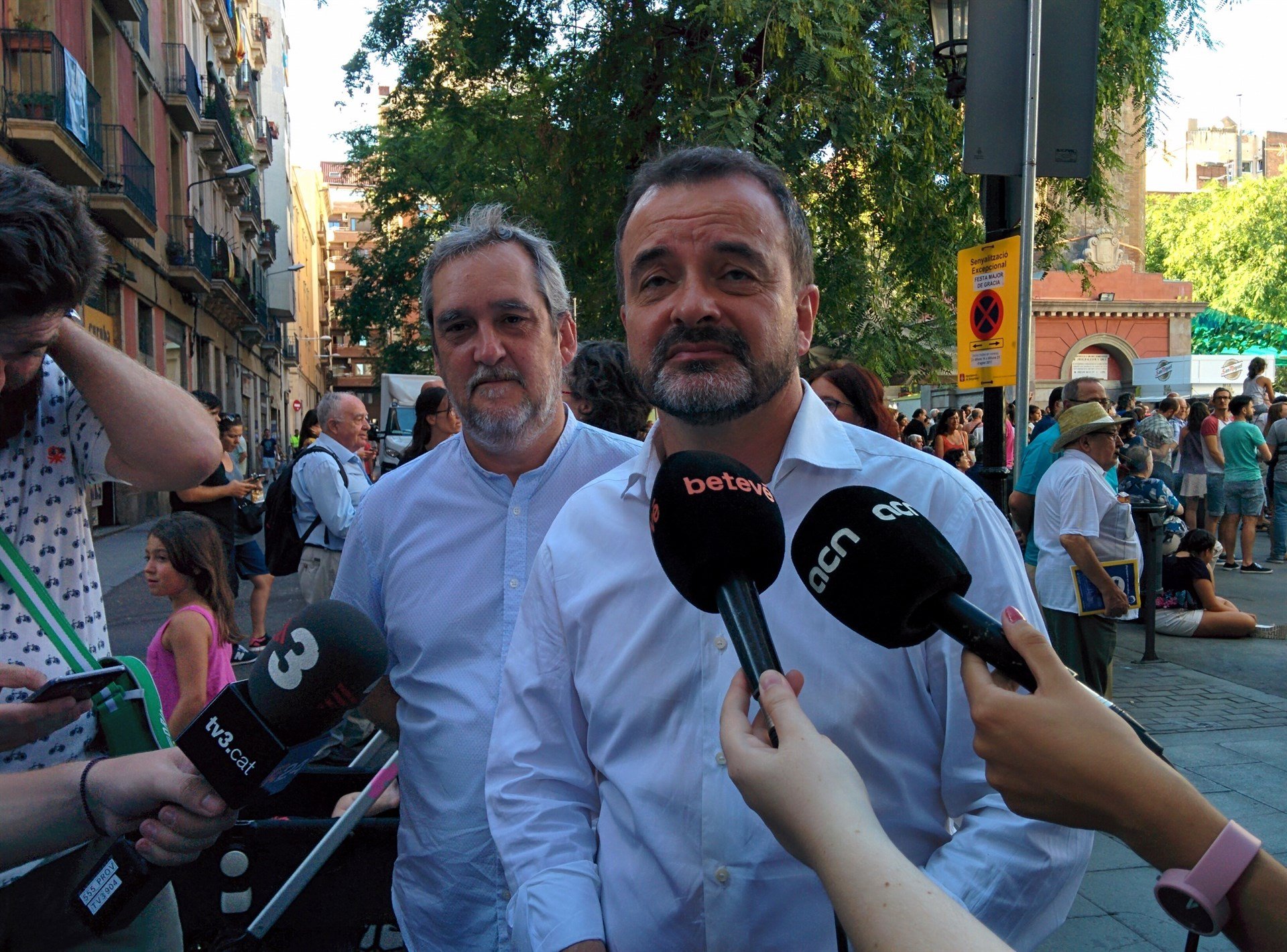 Bosch acusa al Estado de tratar El Prat como "un cortijo de señoritos"