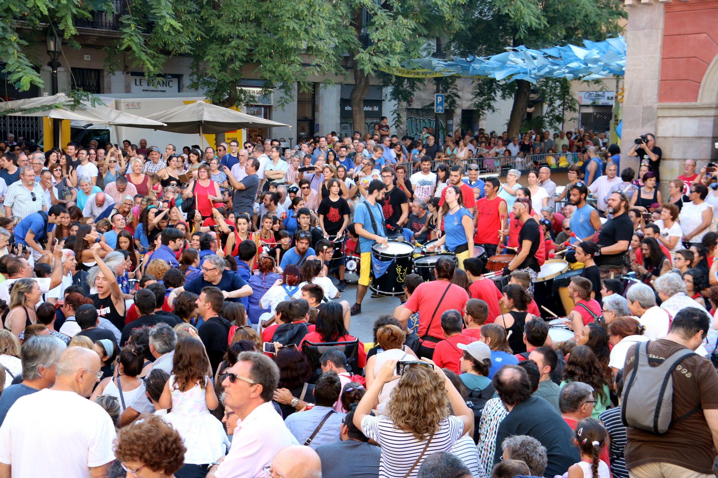 Primer dia de Festa Major a Gràcia