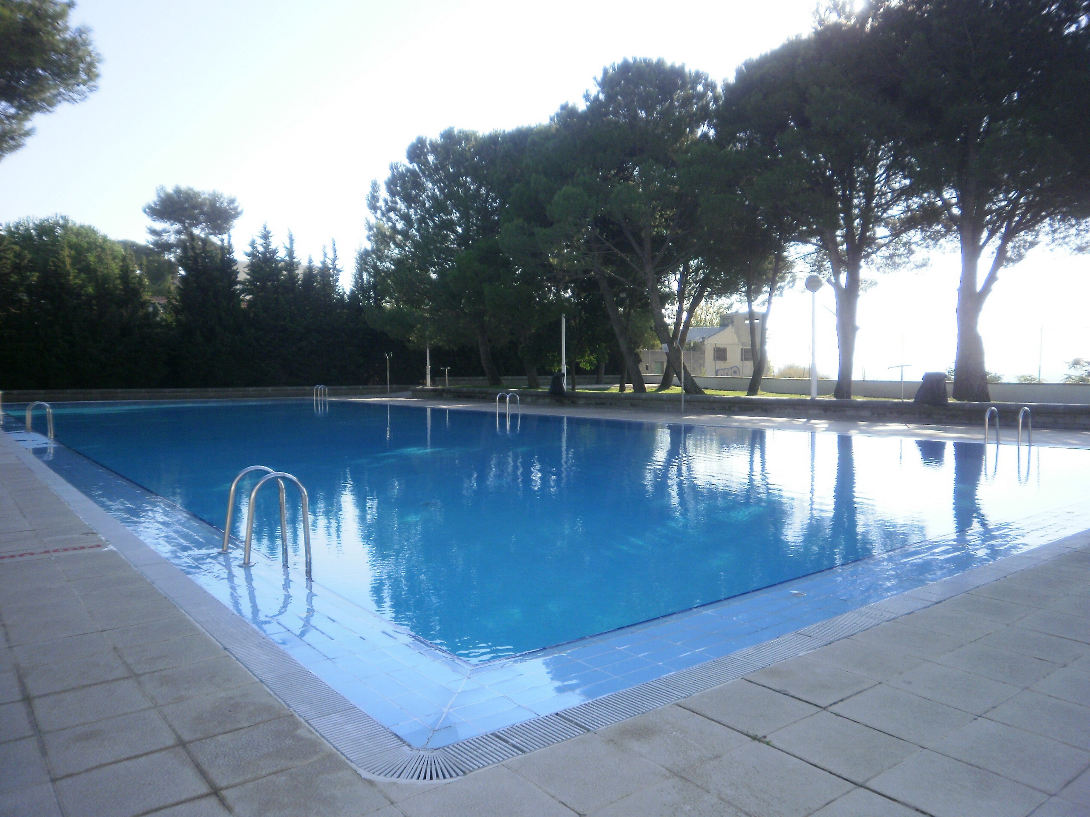 Mor un noi ofegat a una piscina municipal de Lleida