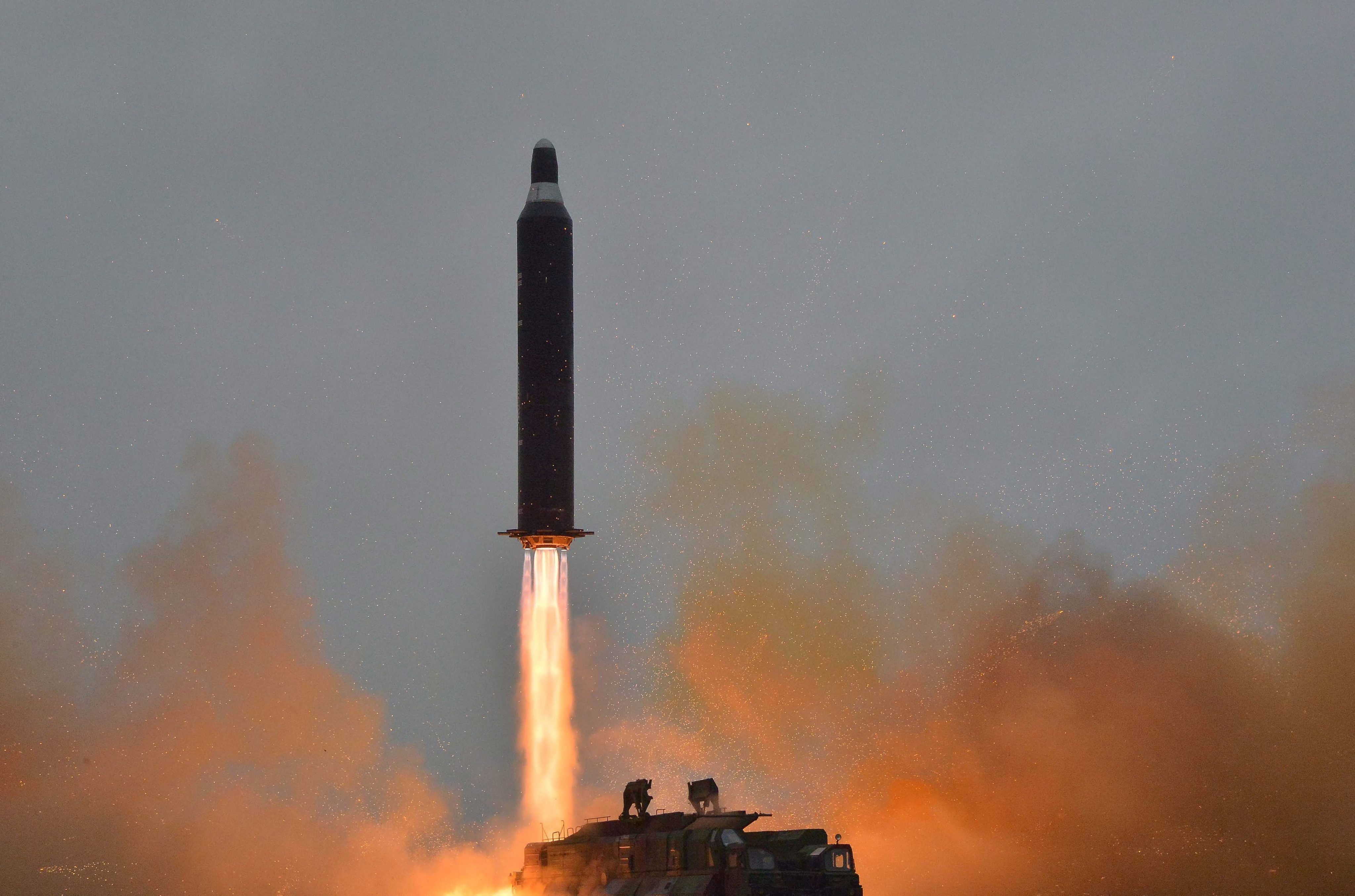 Corea del Norte "ensaya" con dos nuevos mísiles