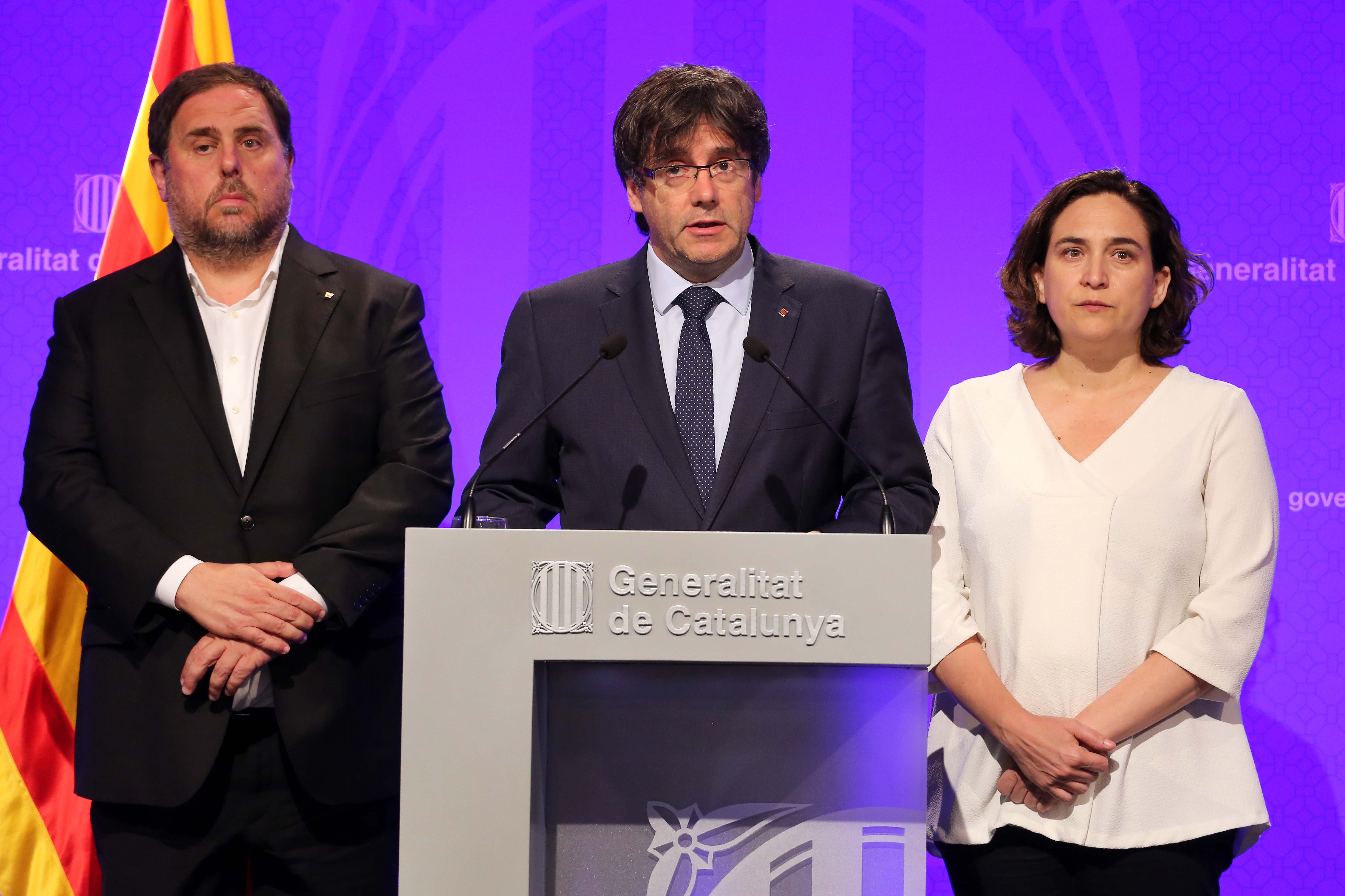 Puigdemont: "La democracia doblegará al terrorismo y la barbarie"