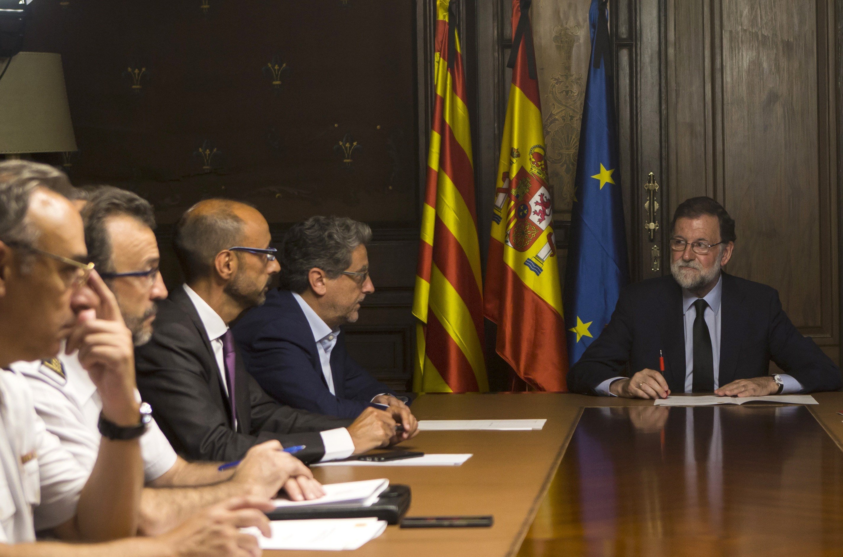 Rajoy enarbora el discurs de la unitat d'Espanya en comparèixer per l'atemptat