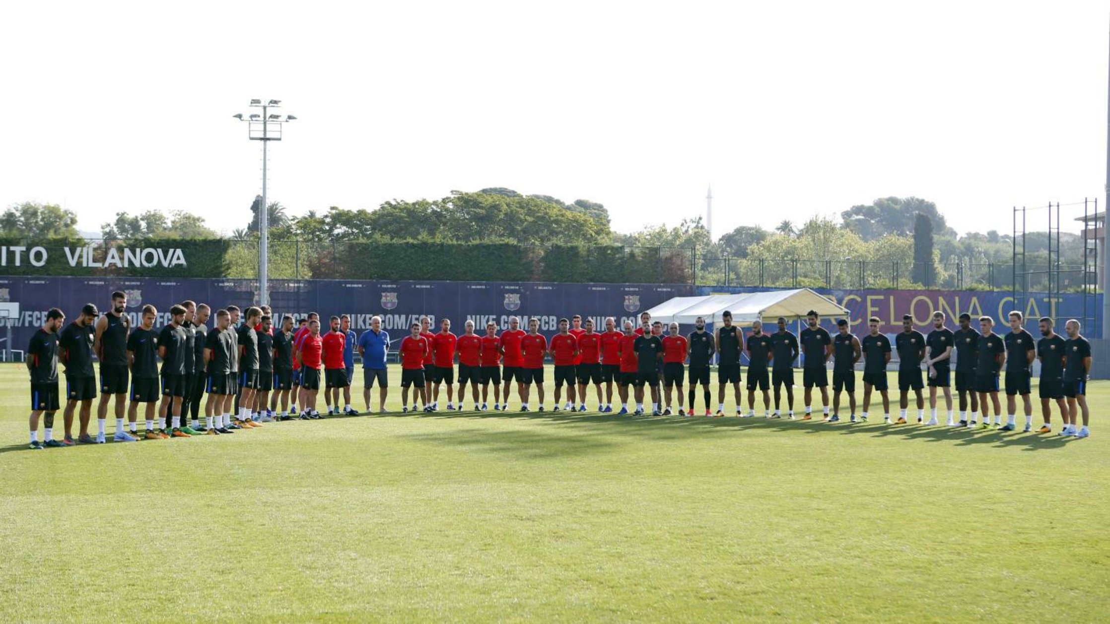 Barça, Espanyol y Girona guardan un minuto de silencio antes del entrenamiento