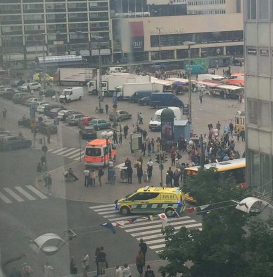 Dos morts i almenys vuit ferits en un atac terrorista a Finlàndia