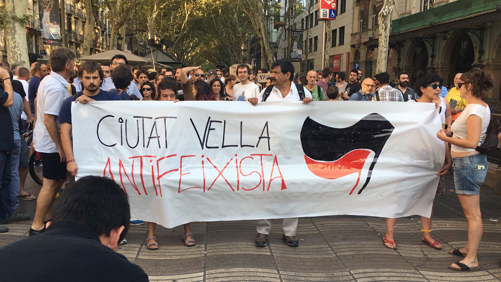 Manifestación antifascista en la Rambla