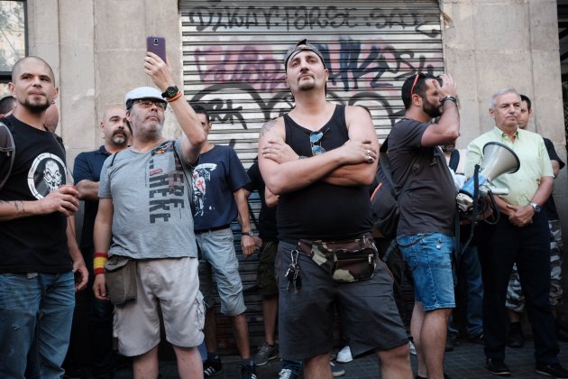 Enfrentament antifascistas fascistas La Rambla - Sergi Alcàzar