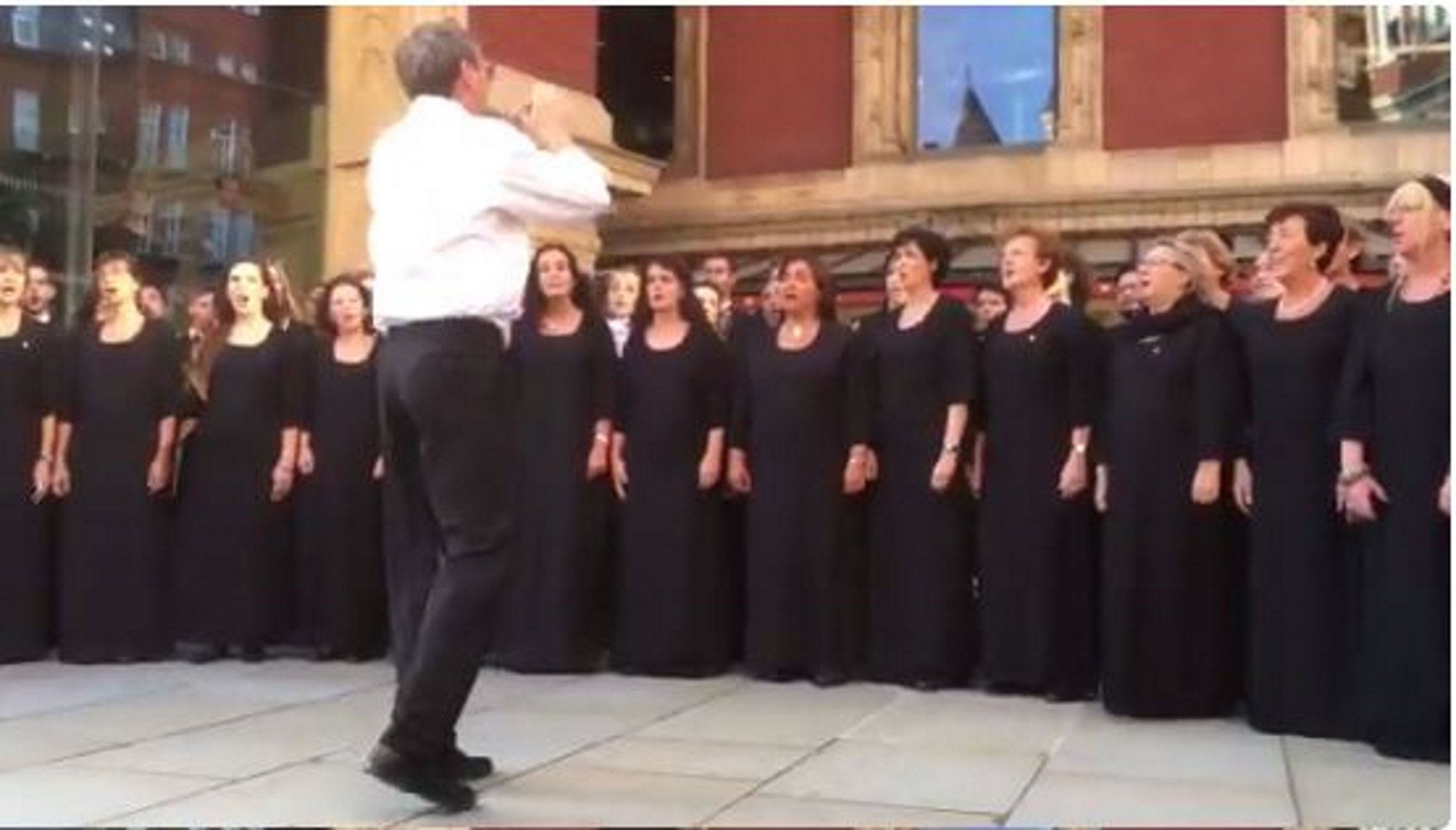 El vibrant homenatge de l'Orfeó Català a Barcelona, des de Londres