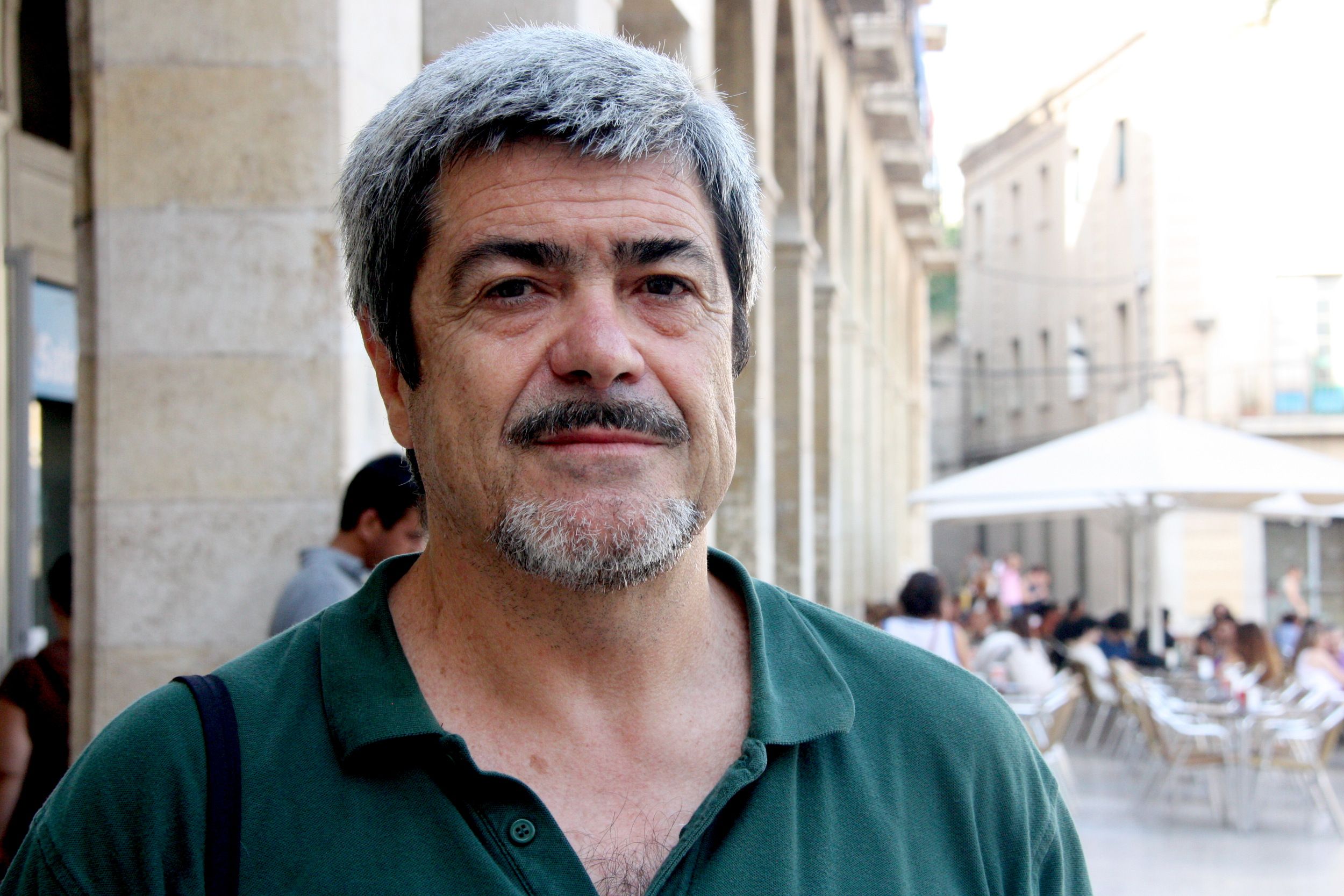 Tarjeta roja de las víctimas del nazismo a Colau por las estatuas de Franco en el Born