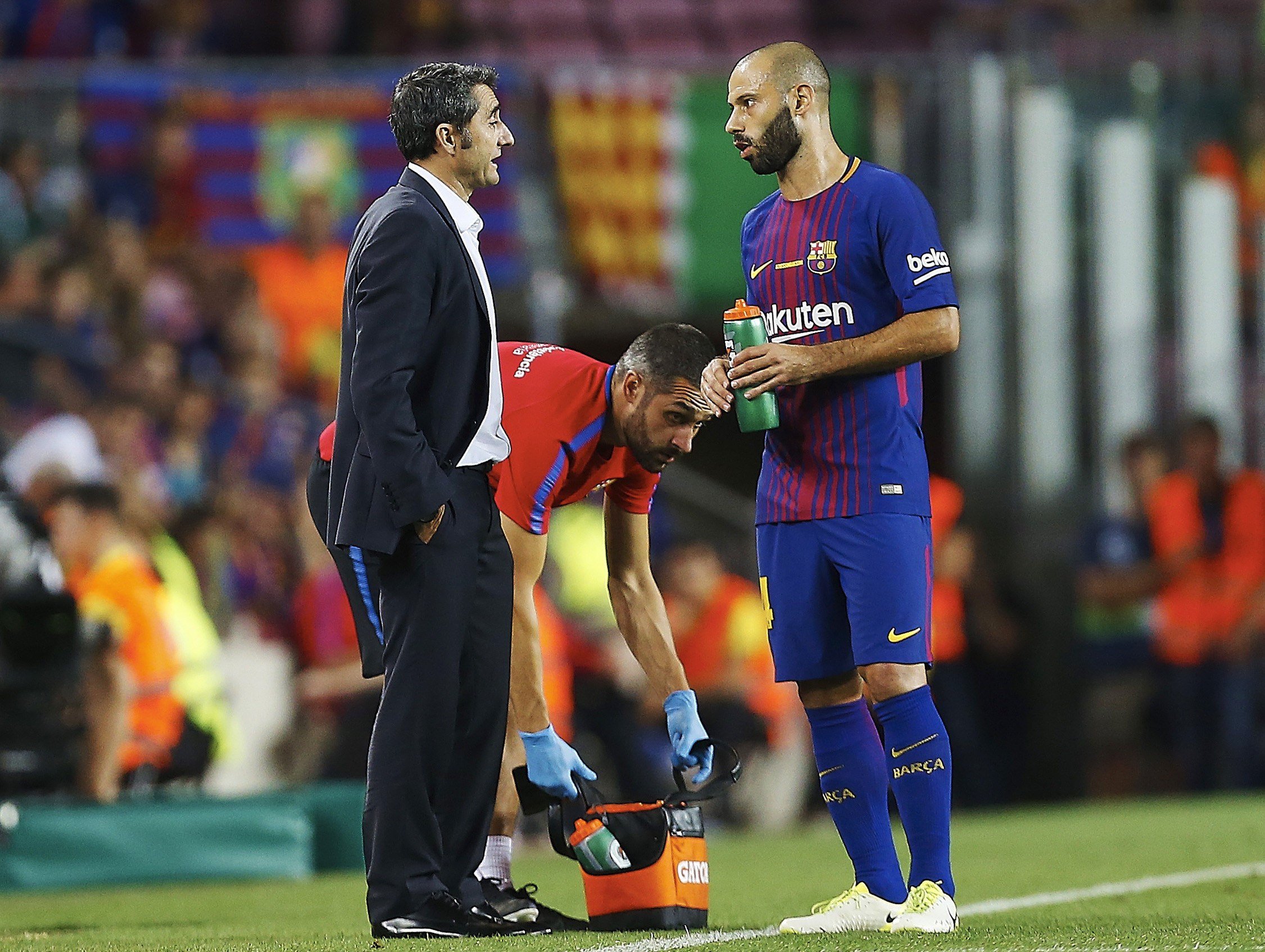 La lesión de Mascherano deja al Barça contra las cuerdas