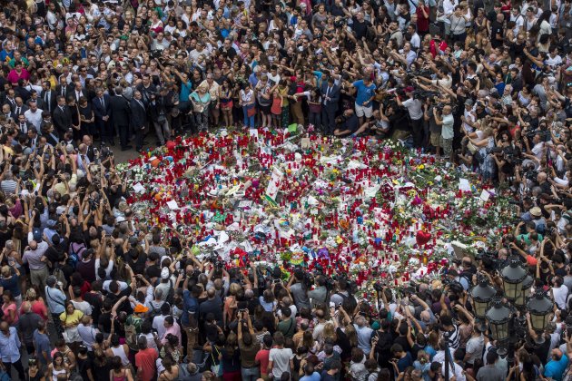 Reis puigdemont Colau santamaria millo la Rambla - Efe