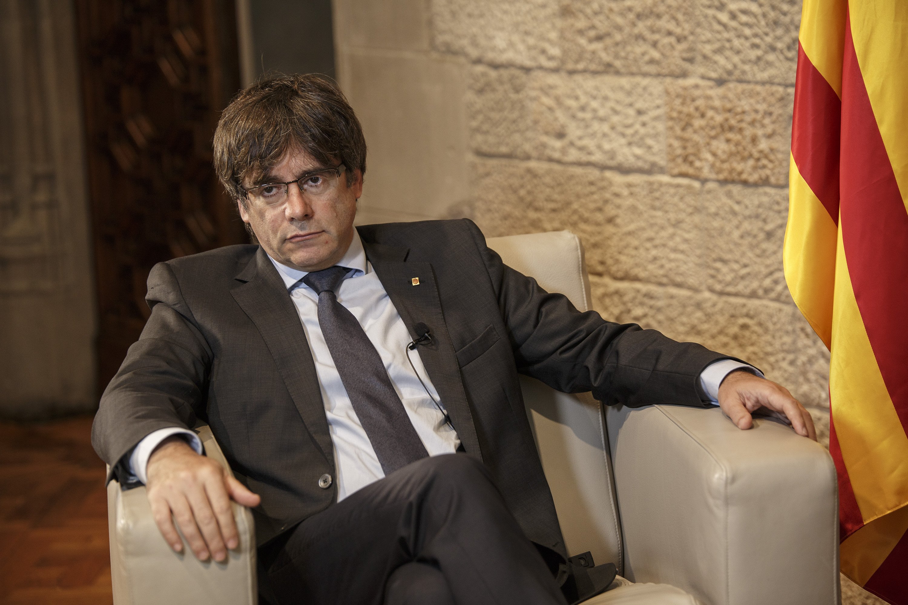 Puigdemont ve "absolutamente indispensable" que un Estado catalán tuviera ejército