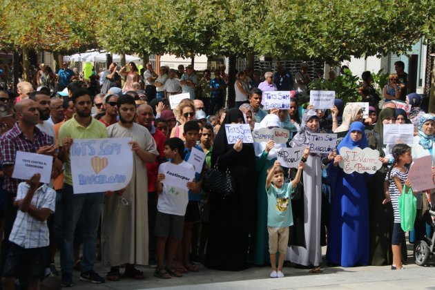 Manifestació islàmica en contra del terrorisme a Valls / ACN
