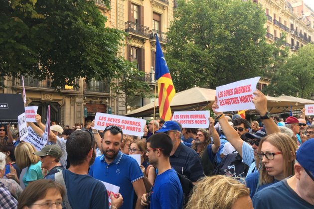 Manifestació Cartells   Iu Forn