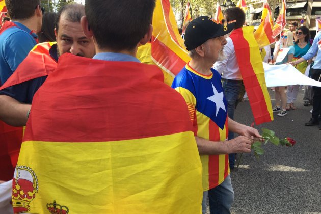 manifestants banderes espanyoles Nicolás Toma´s 2