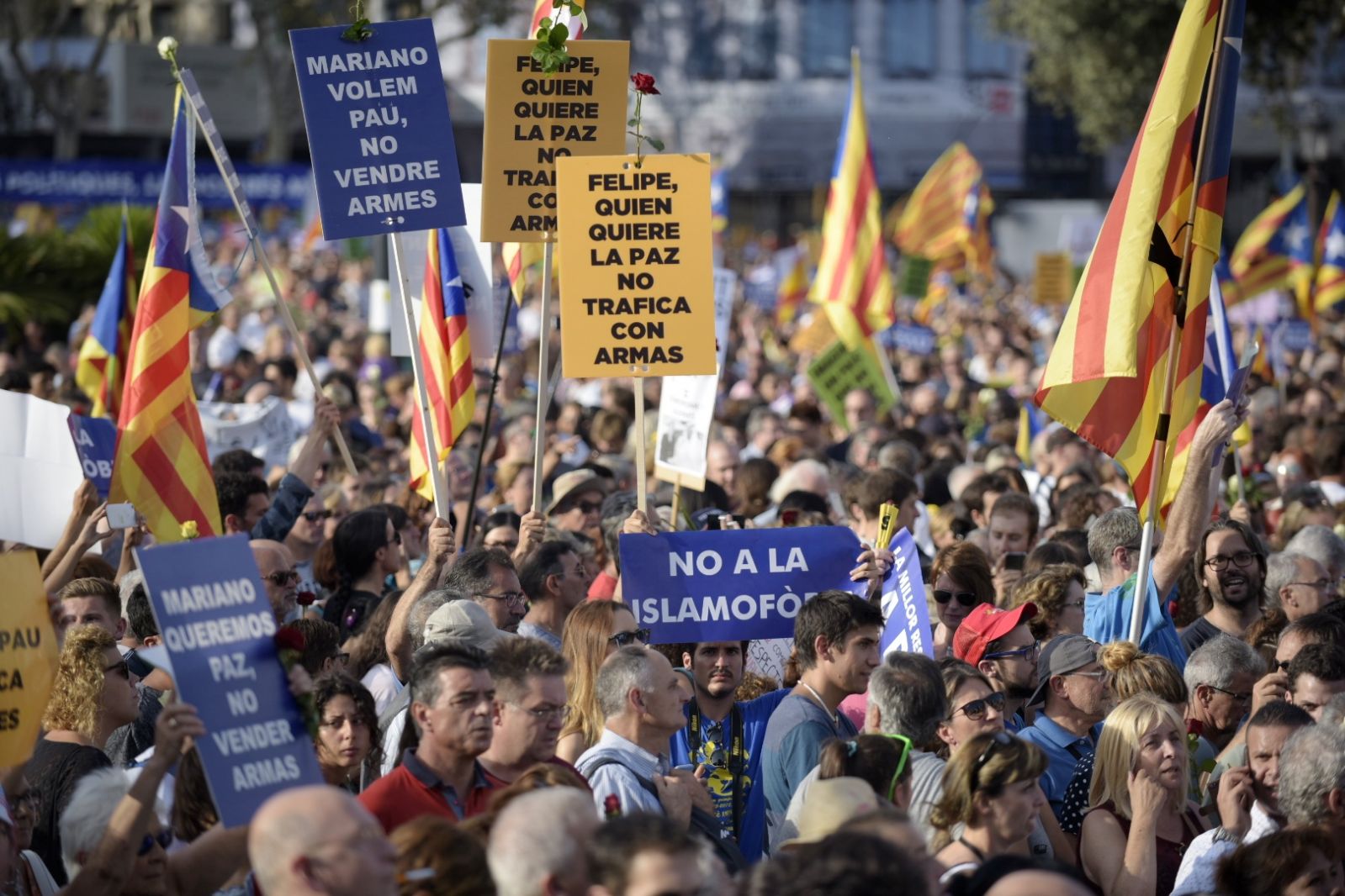 Aniversario del 17-A: Recuerdo de las víctimas y protestas contra el Rey