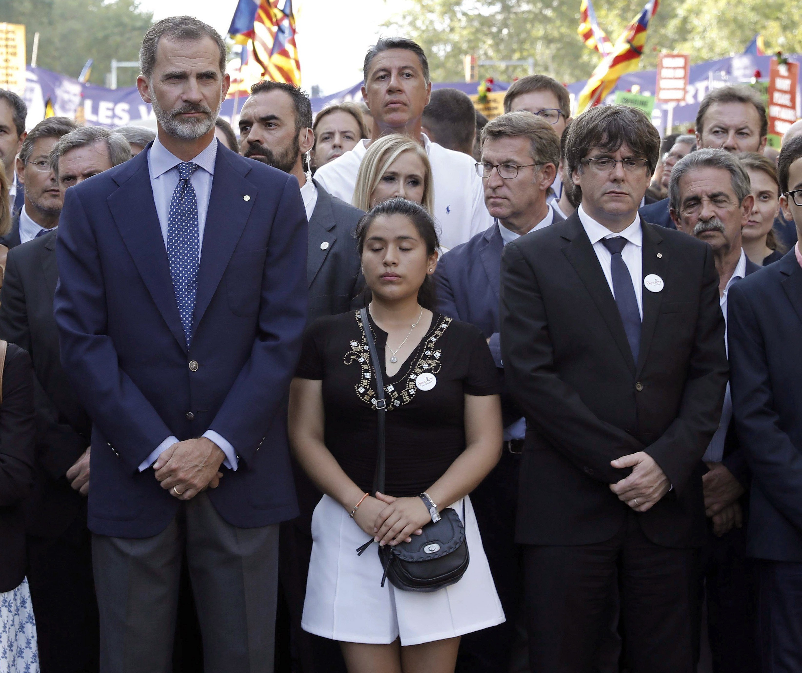 Puigdemont pide no "magnificar" los silbidos al Rey