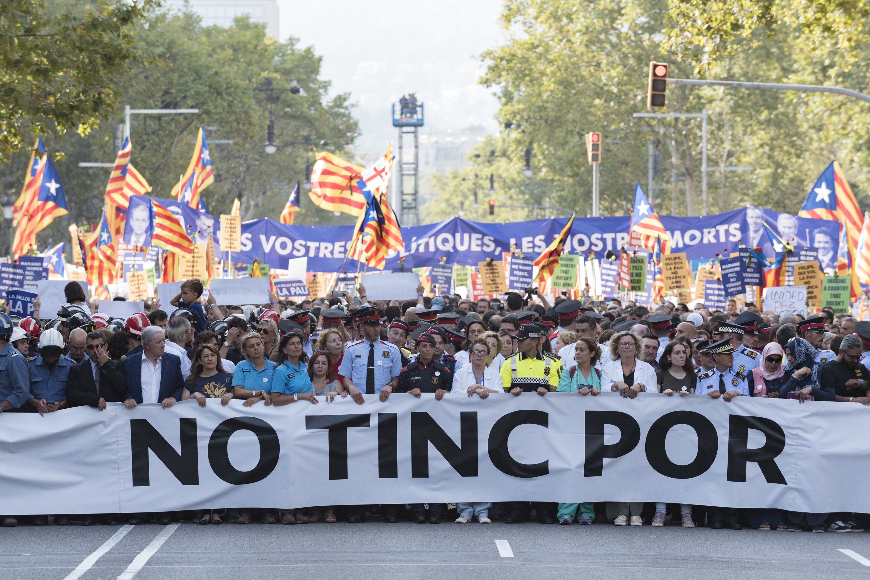 La marcha "No tinc por" de Barcelona propicia una pitada al Rey y a Rajoy