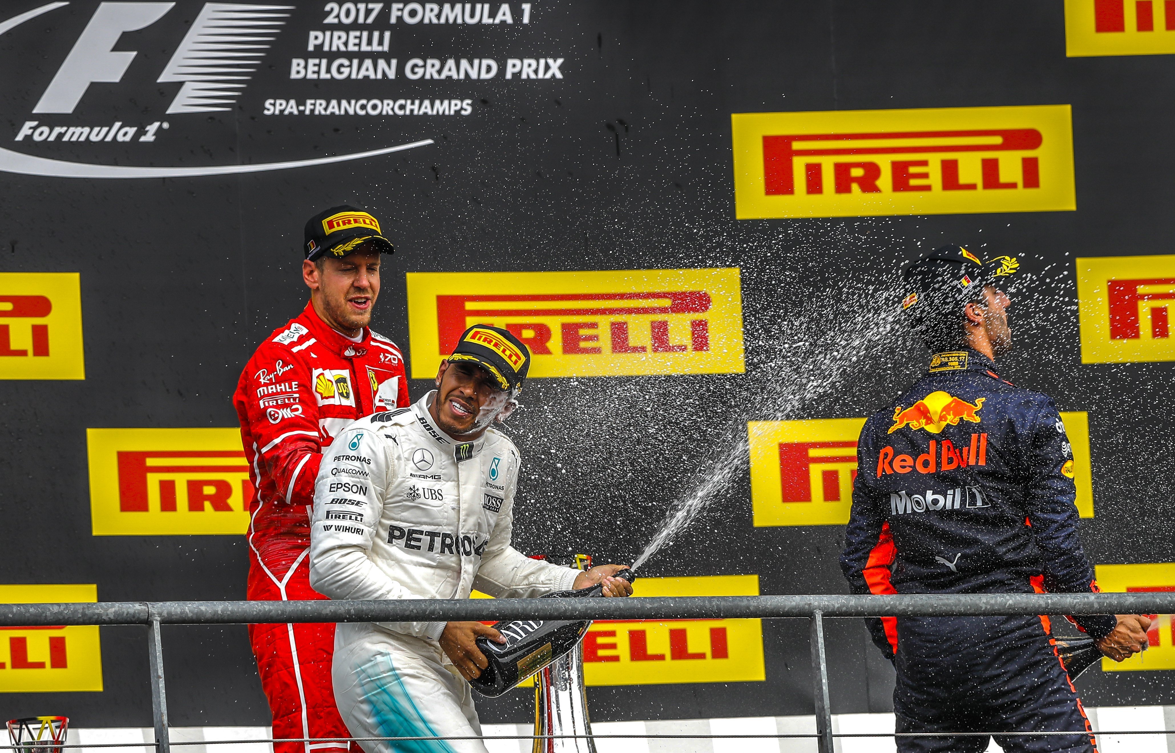 Hamilton domina en Spa y recorta distancias con Vettel