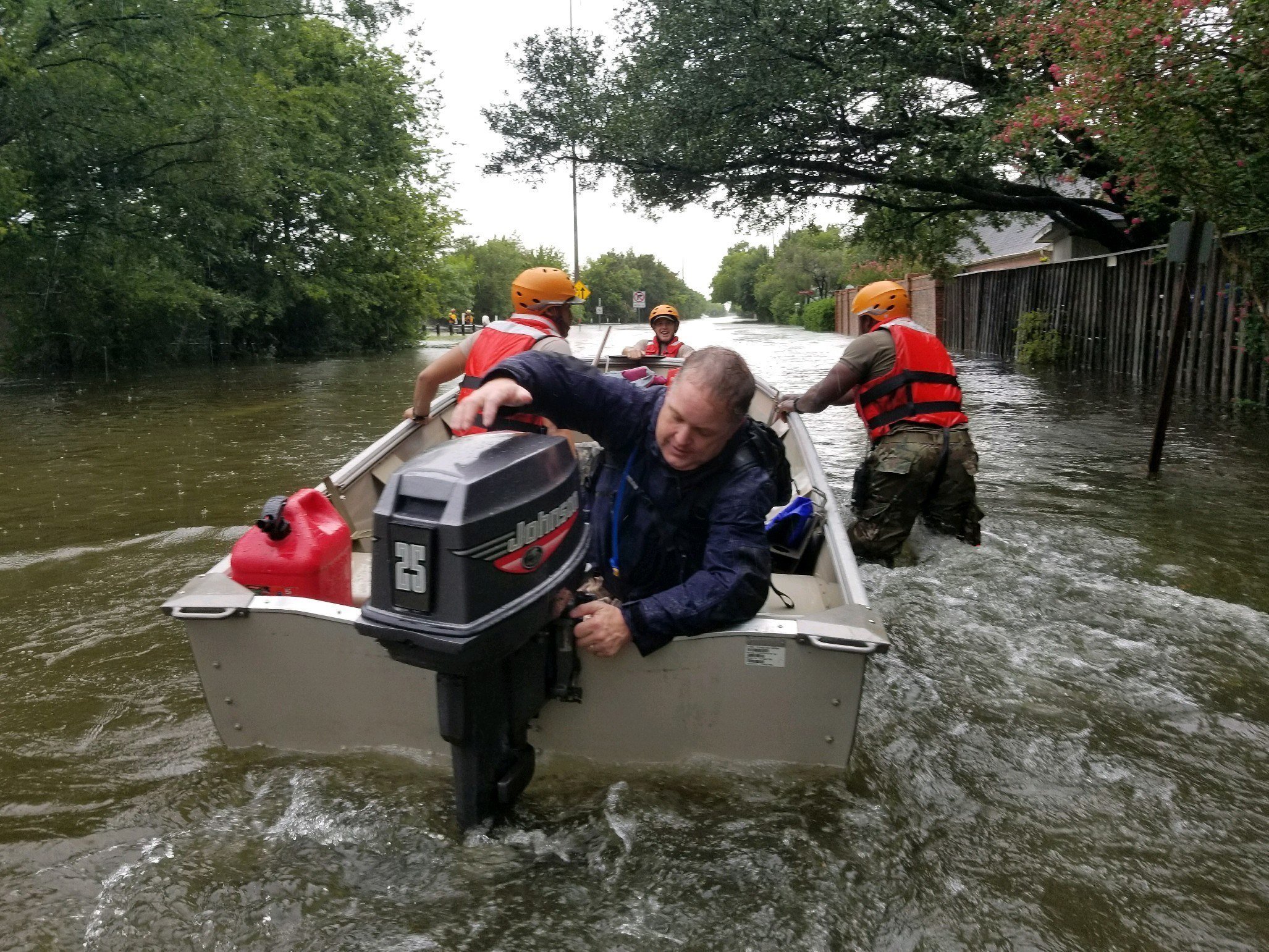 Pugen a vuit els morts pel pas del 'Harvey' per Texas