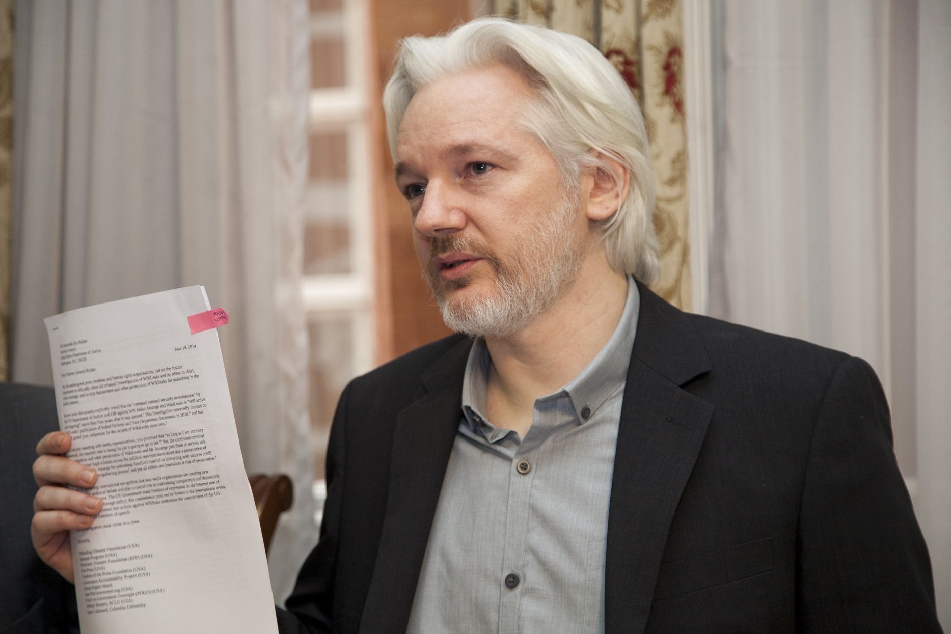 Assange demana la dimissió del director d''El Periódico'