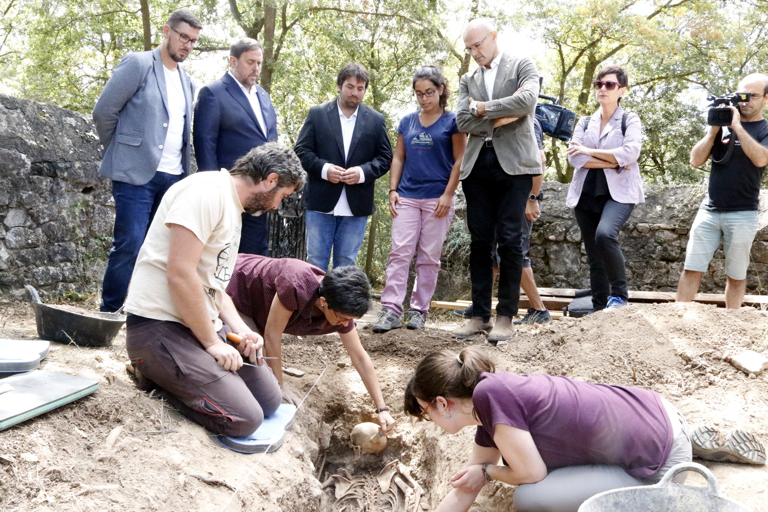 Junqueras i Romeva assisteixen a l’exhumació de fosses de la Guerra Civil