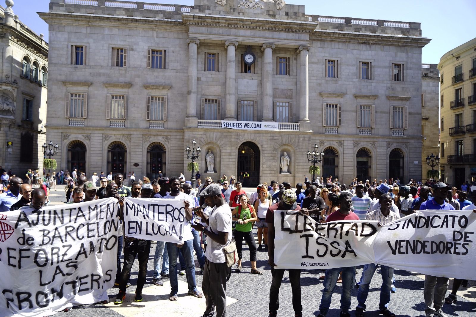 SOS Racismo denuncia 44 casos de "vulneración de derechos" de la Guardia Urbana contra manteros