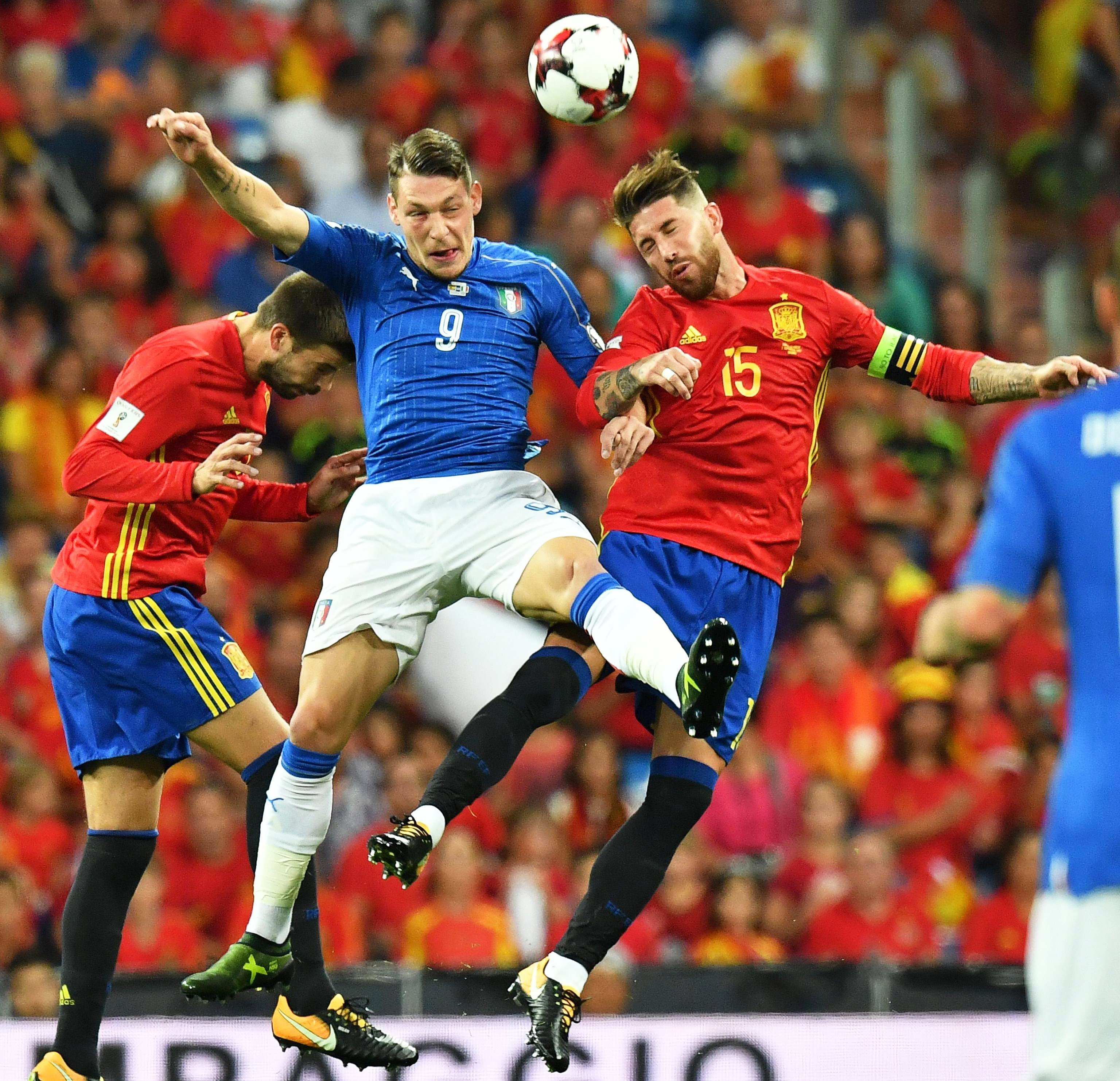 Espanya s'agrada davant d'una pobra Itàlia (3-0)