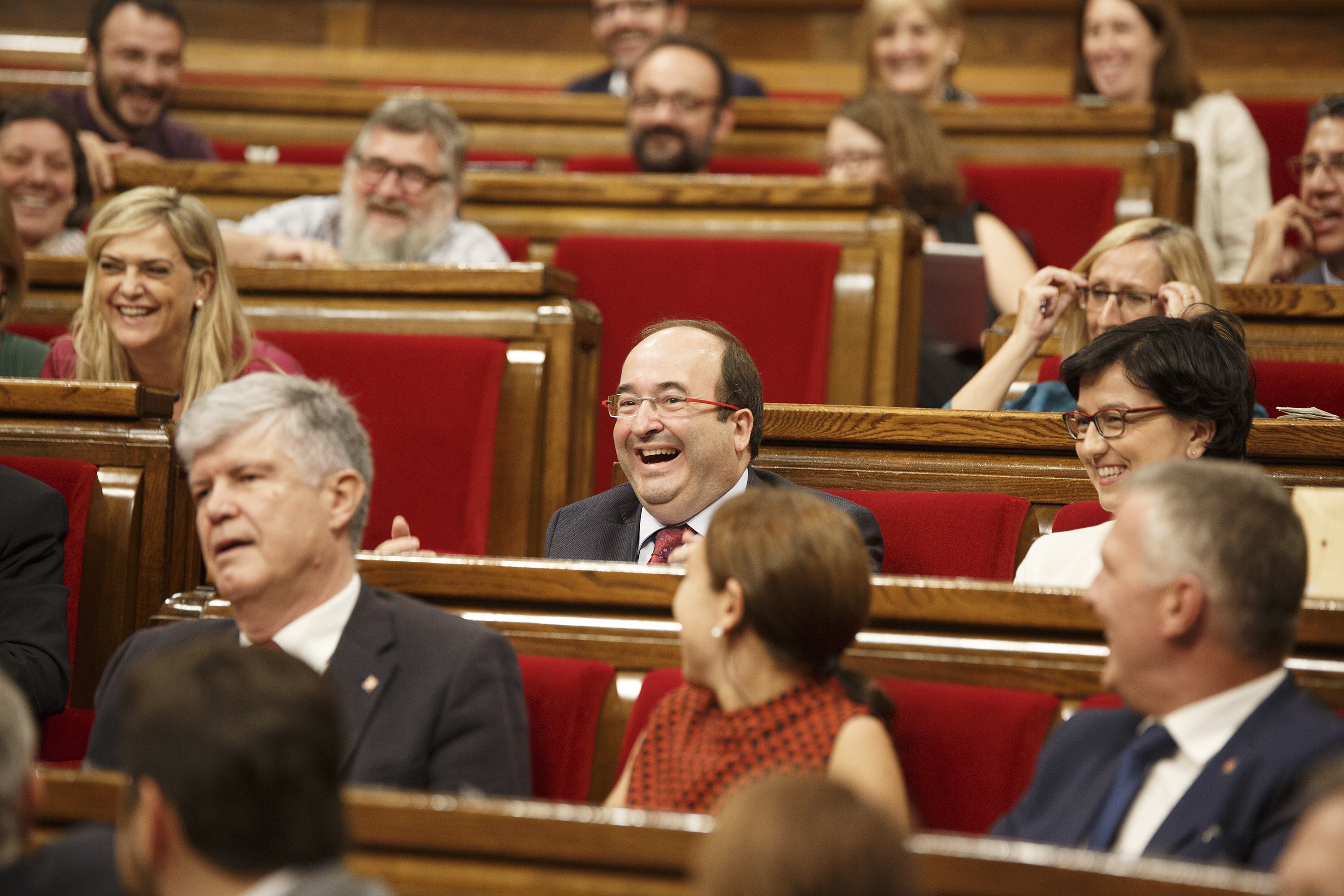 Indignació contra el PSC per haver forçat la suspensió del ple del Parlament