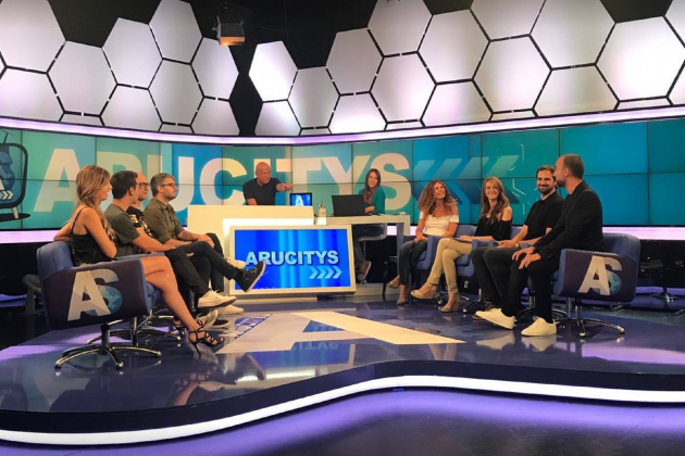 plató arús 8Tv amb quim morales  FB Catalunya directe