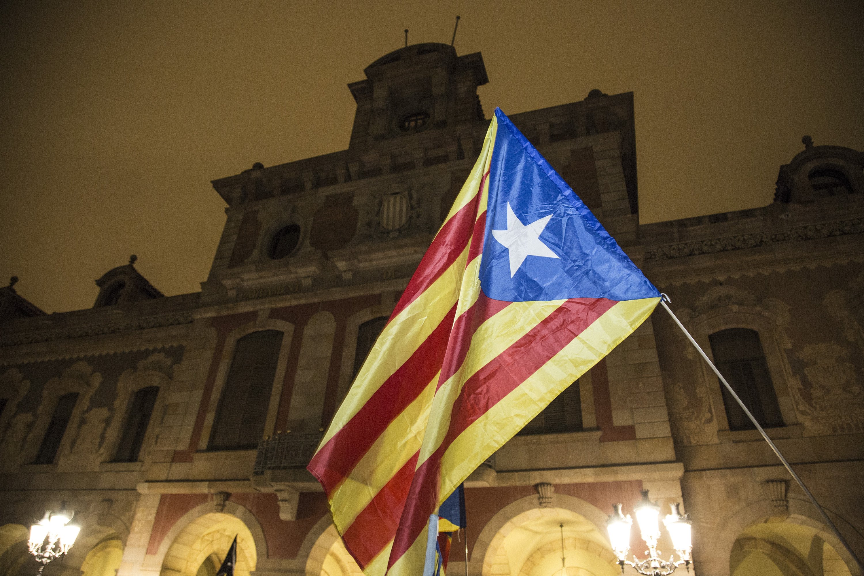 El xat que respon tota mena de dubtes sobre la República catalana