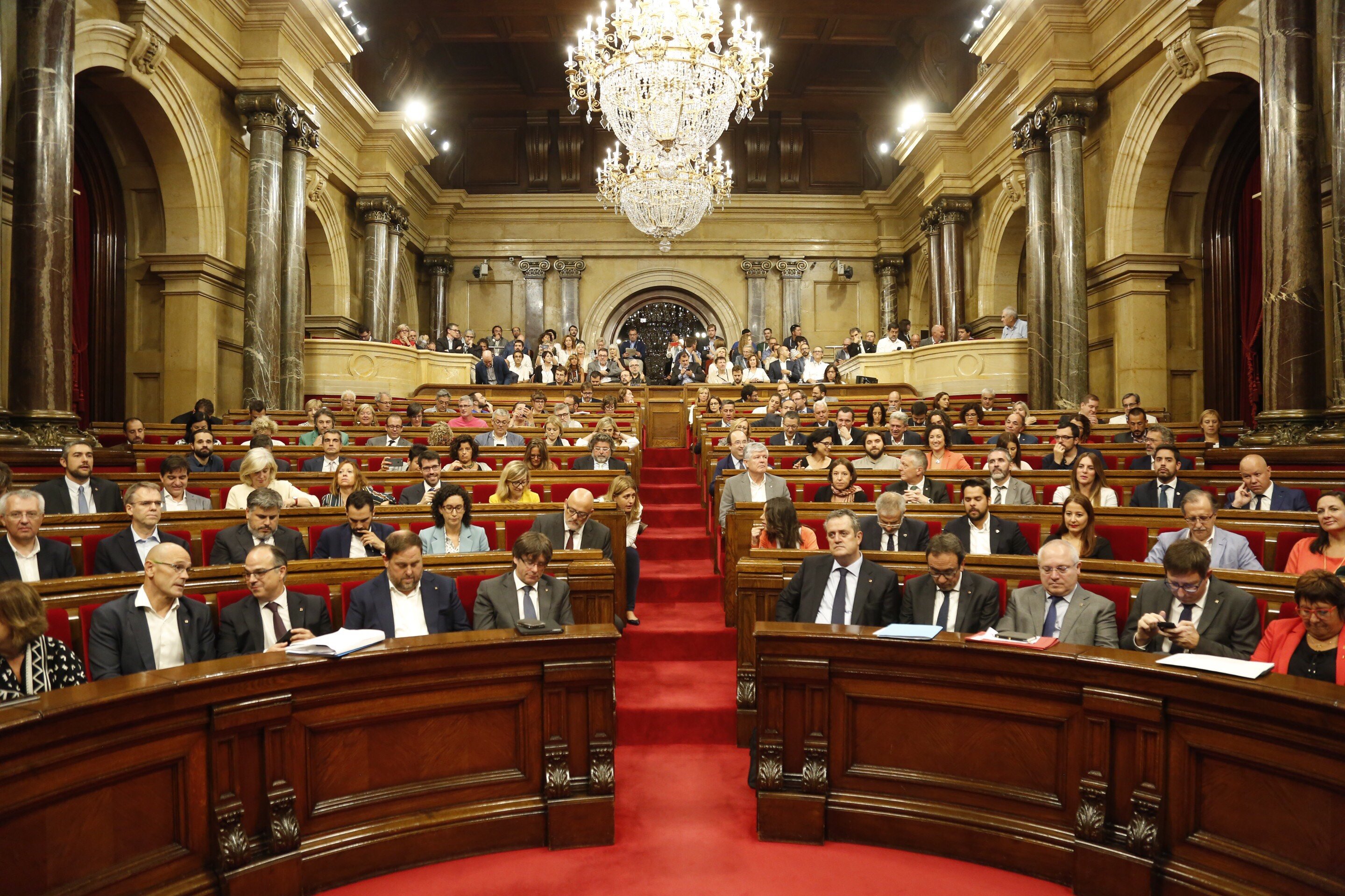 foto ple parlament catalunya sergi alcazar