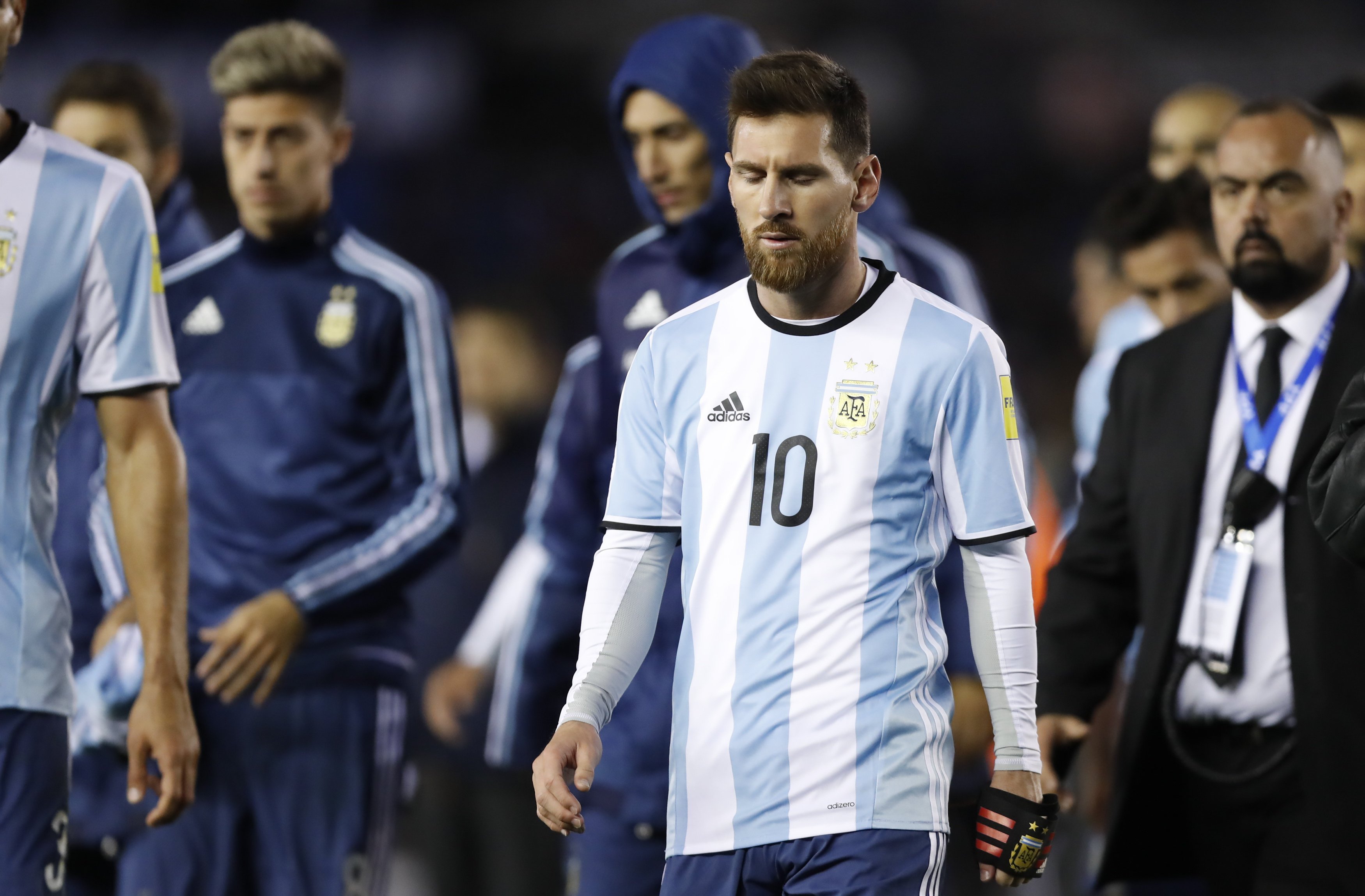 Argentina posa en risc el Mundial (1-1)