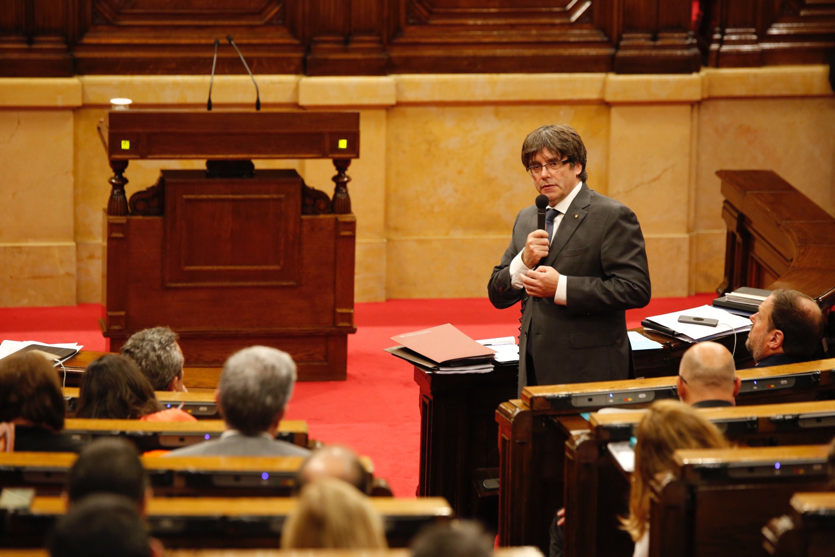 Forcadell convoca el pleno para que Puigdemont comparezca el martes