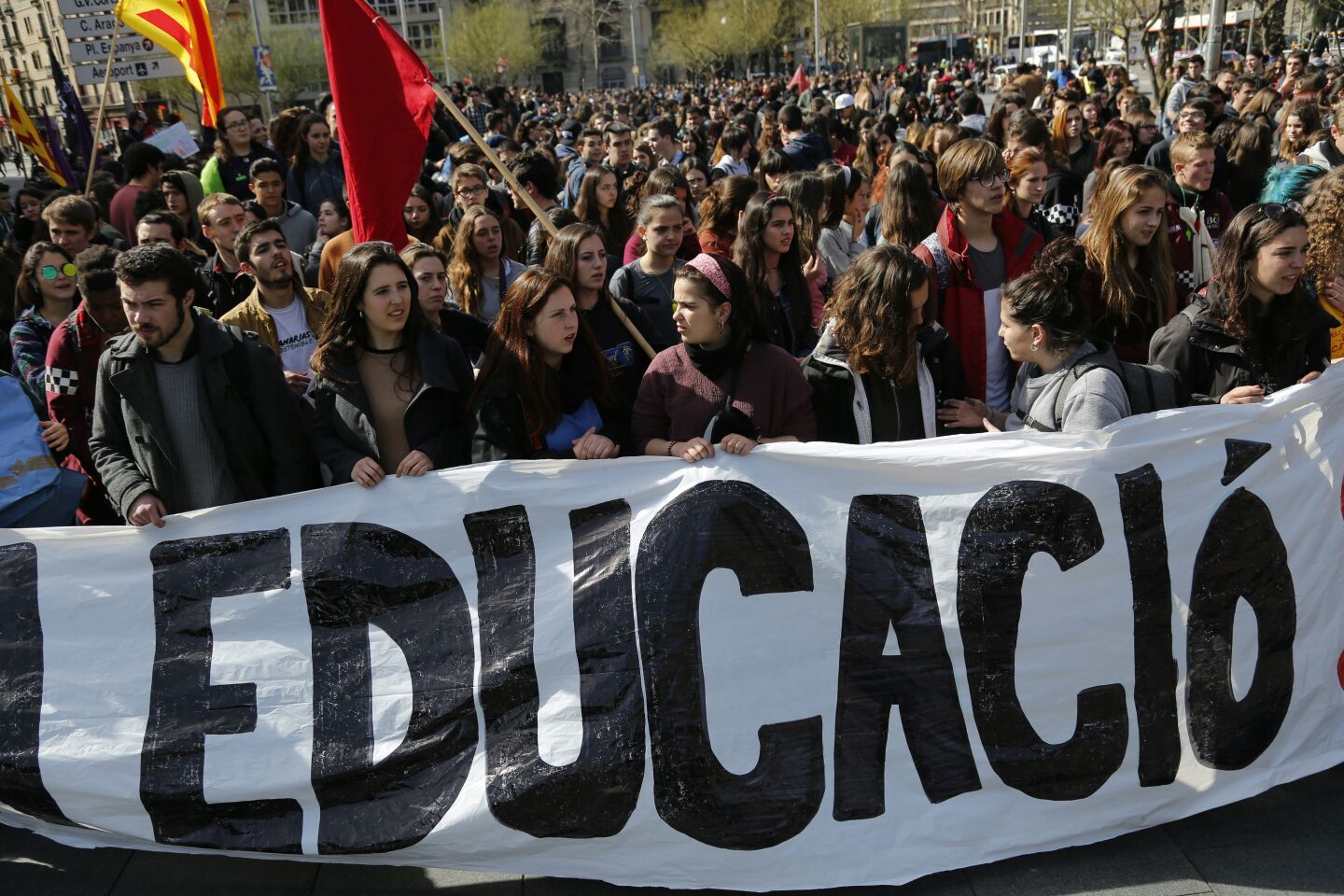 Abans de començar la manifestació a Plaça Universitat / Sergi Alcázar