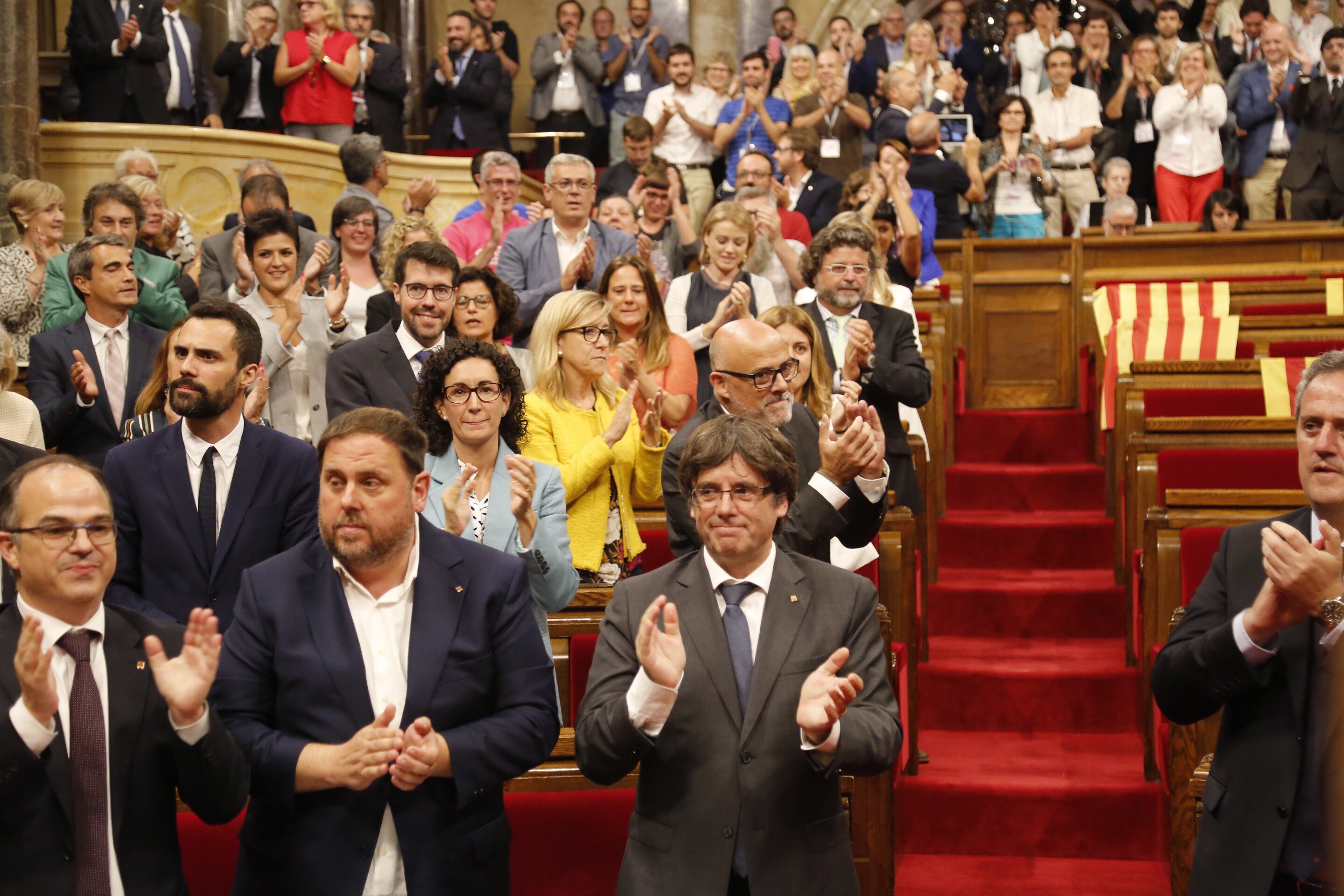 JxSí y la CUP cierran filas con Puigdemont en el Parlament