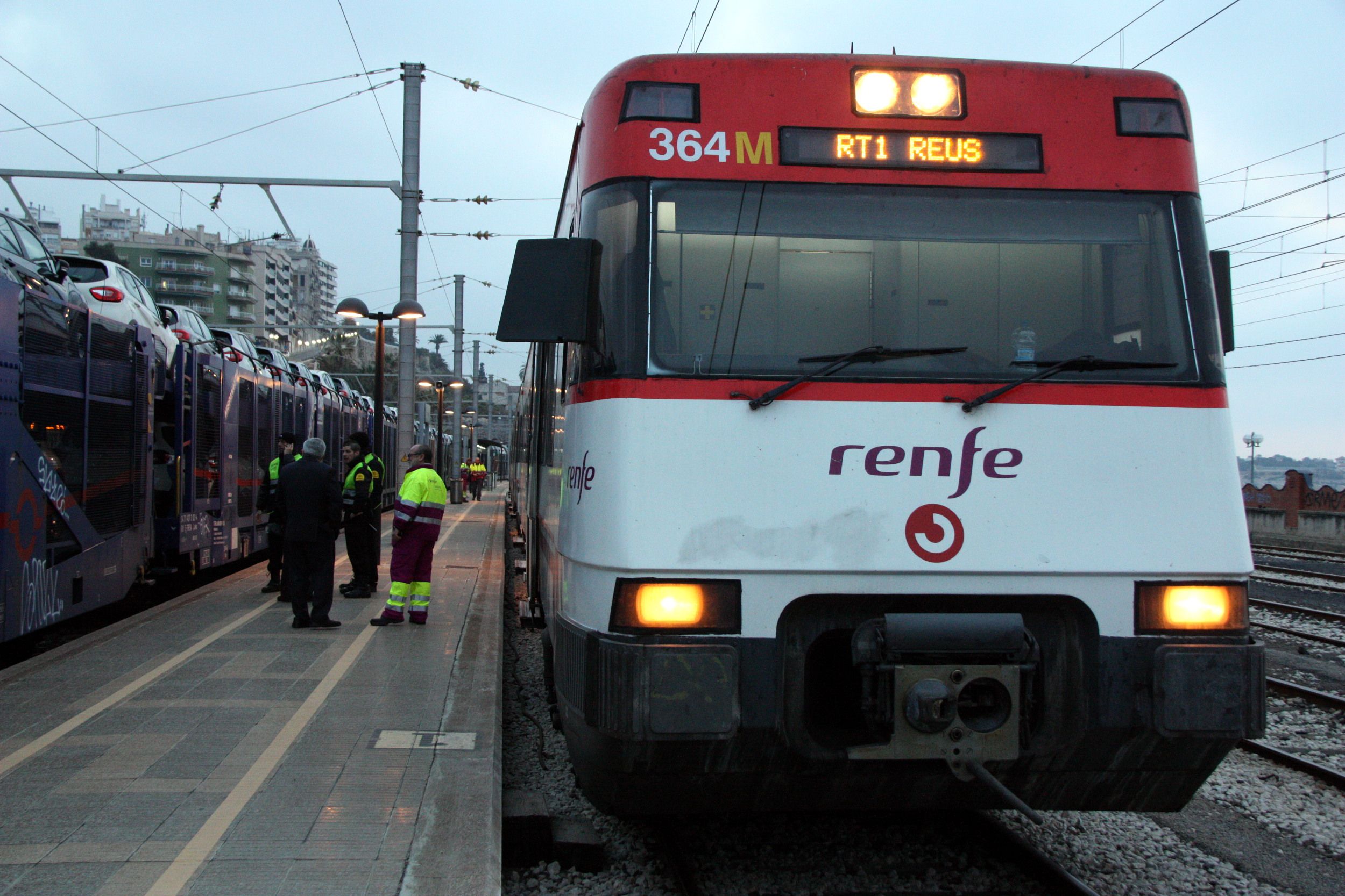 Muere un menor al caer a la vía y ser arrollado por un tren en Castelldefels