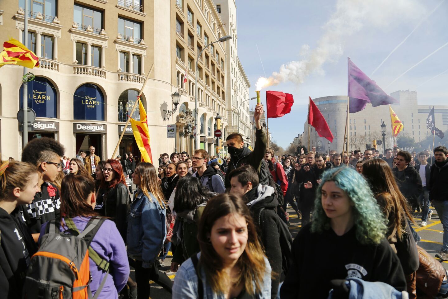 Els manifestants a Plaça Catalunya / Sergi Alcázar