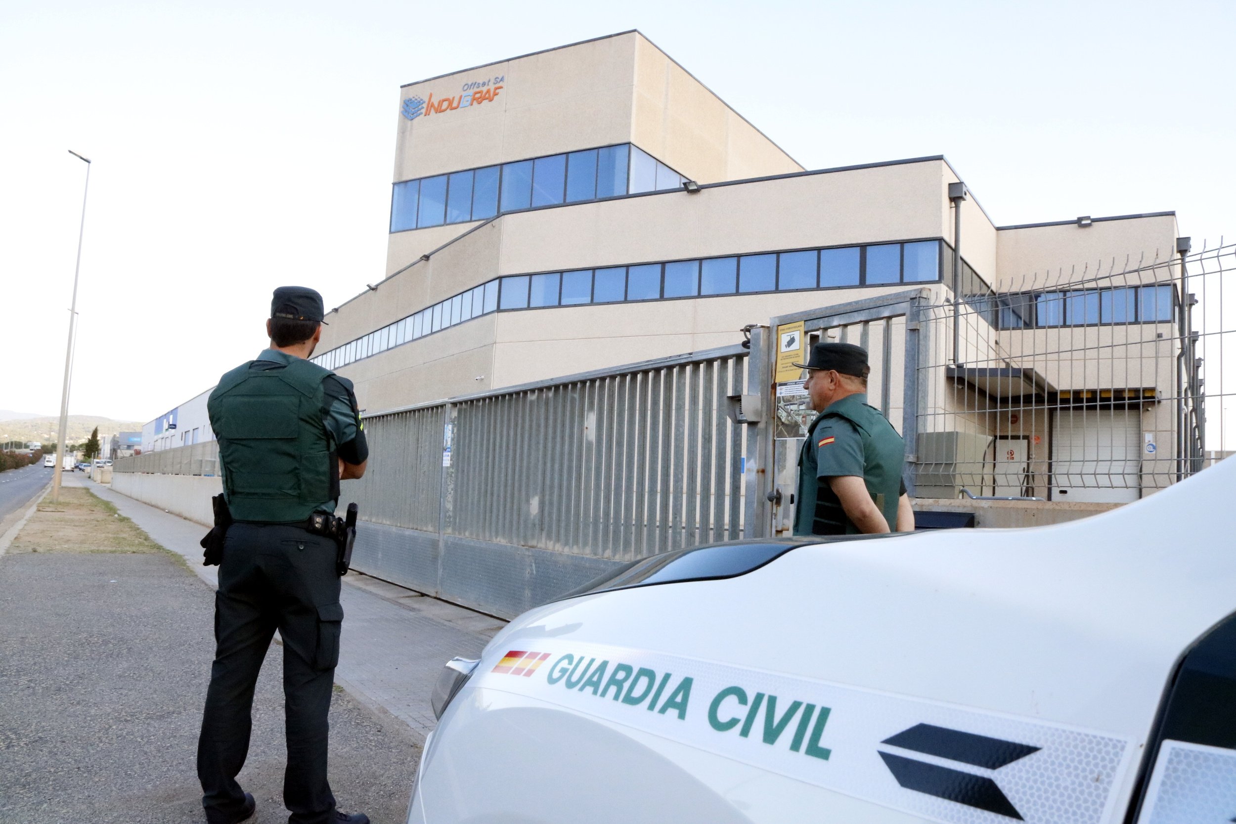 La Guardia Civil no halla nada en el registro de la imprenta de Constantí