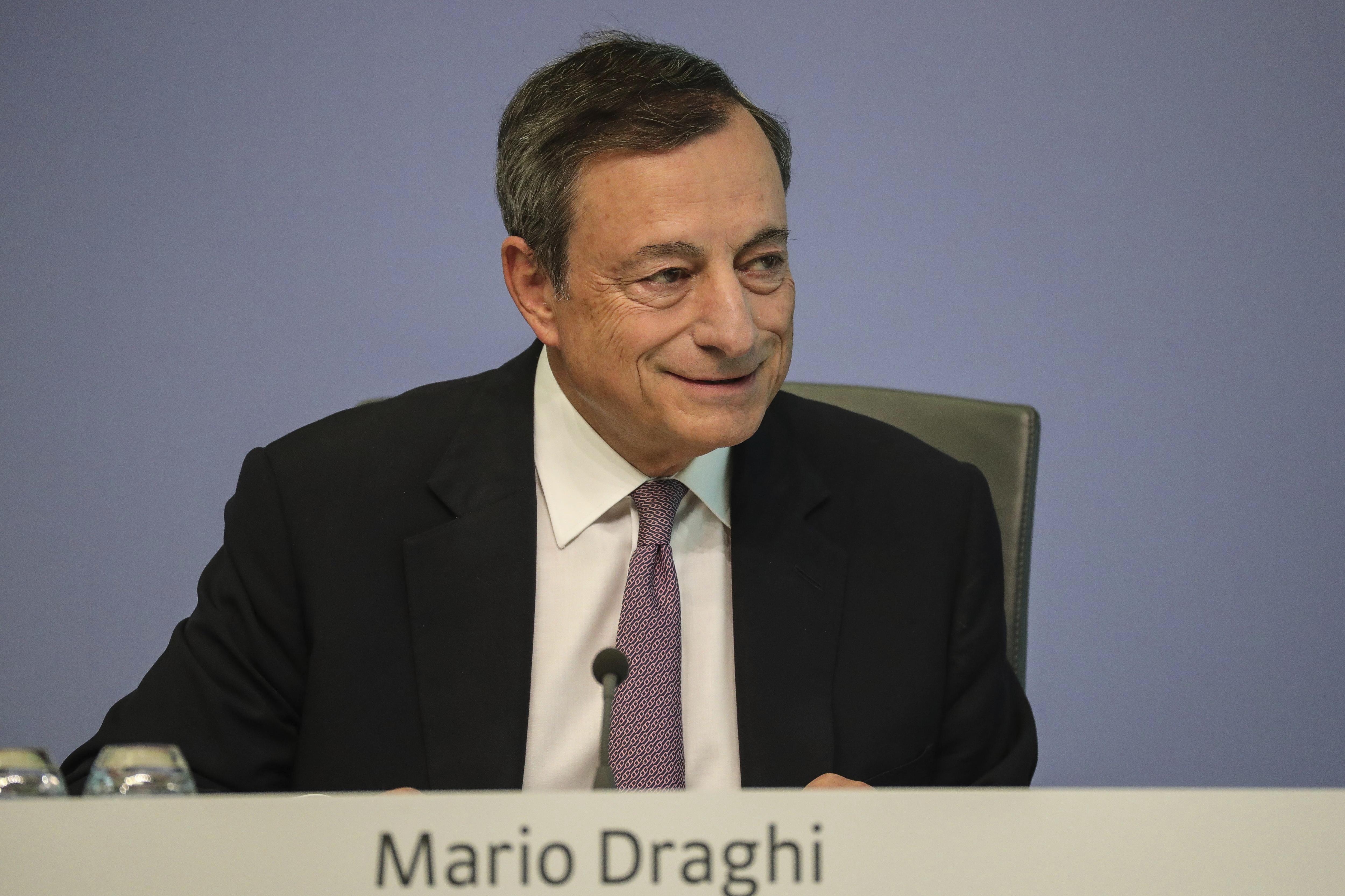 Draghi anuncia que decidirá en octubre si reduce los estímulos monetarios