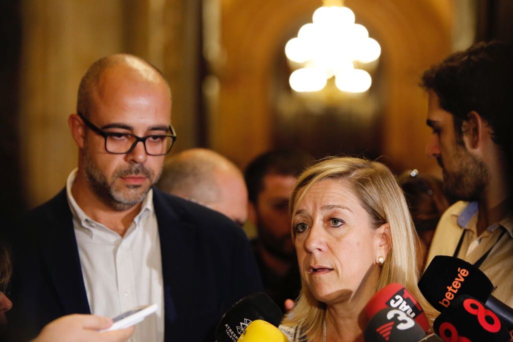 La AMI y la AMC reprochan al Estado que amenace a los funcionarios municipales