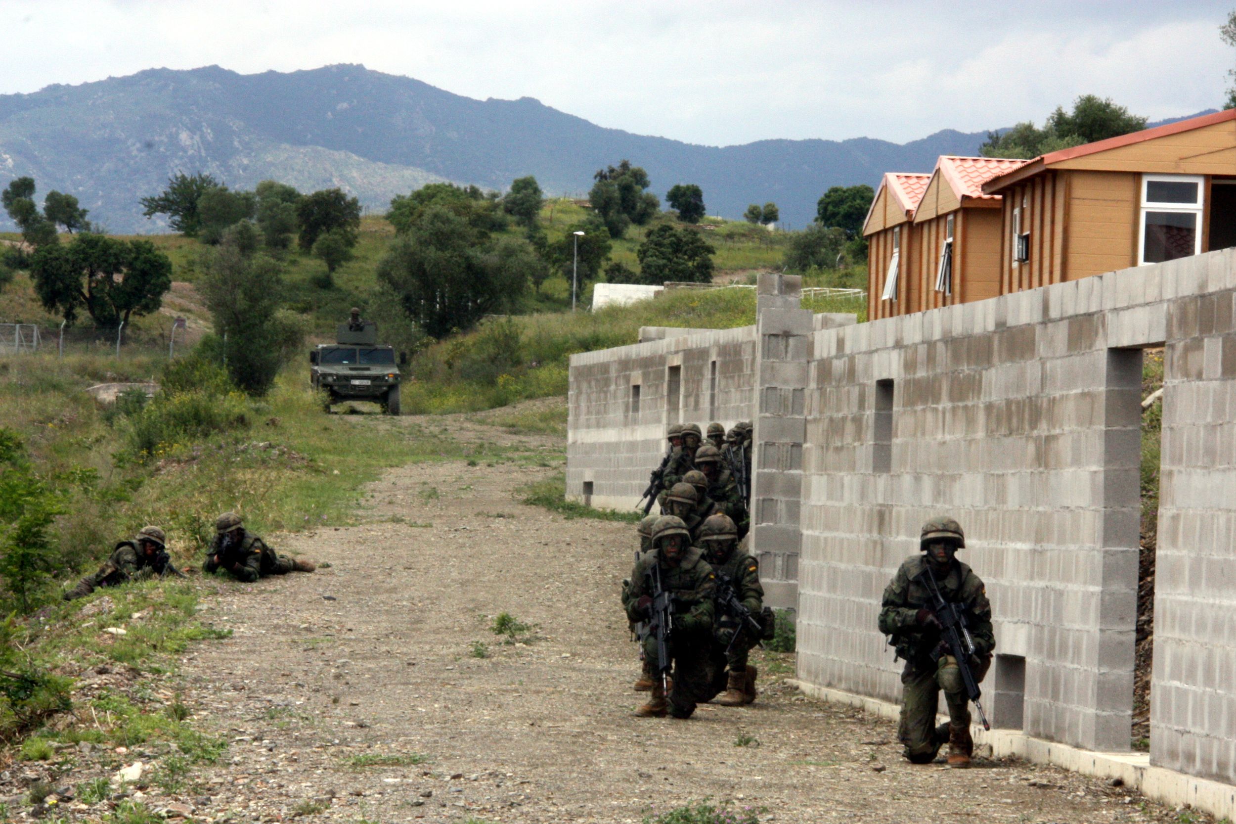 La conselleria de Interior defiende al ejército y dice que las practicas no suponen riesgo de fuego