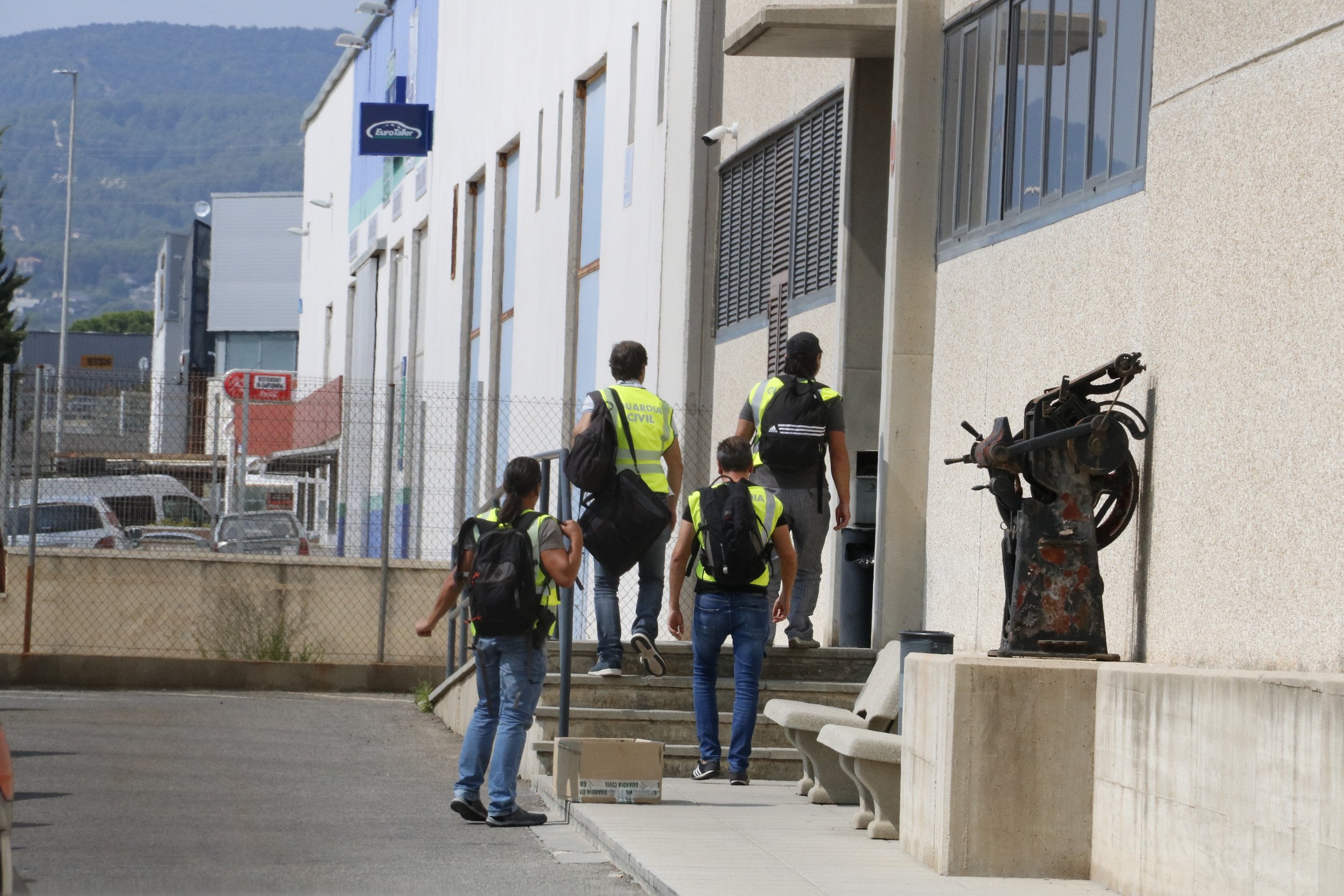 La Guàrdia Civil torna a entrar a la impremta de Constantí