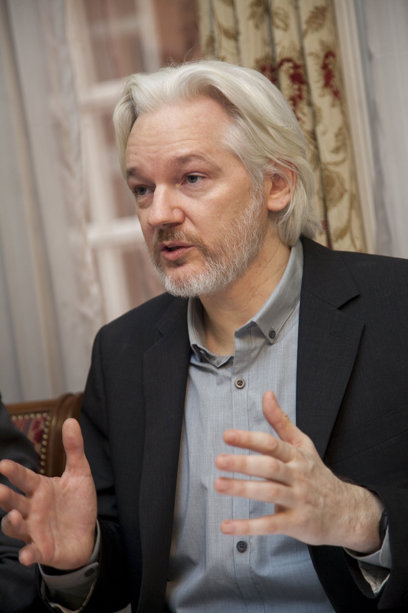 El pronòstic d'Assange per l'1-O: "O neix una nació o una guerra civil"