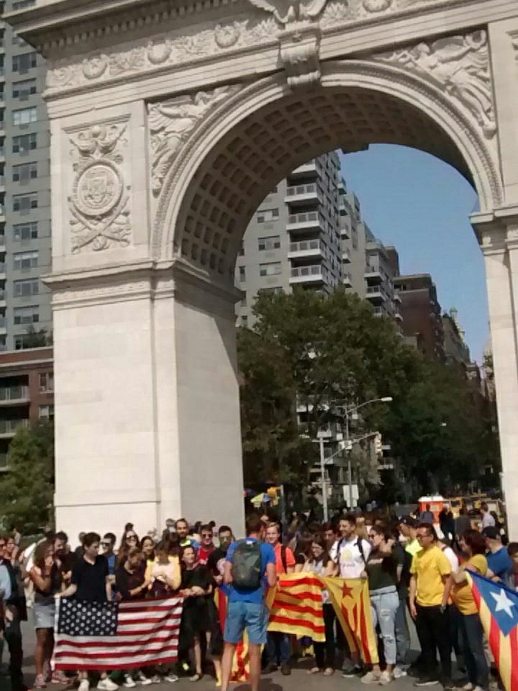 Celebran la Diada en Nueva York reclamando poder votar