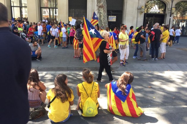 Diada 2017 premanifestació a passeig de Gràcia / DG