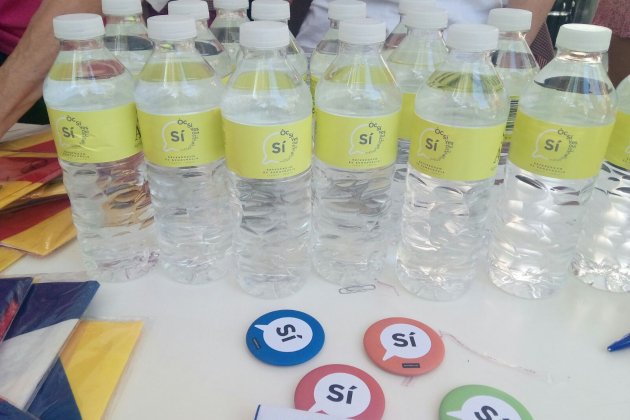 Merchandising manifestació Diada del Sí