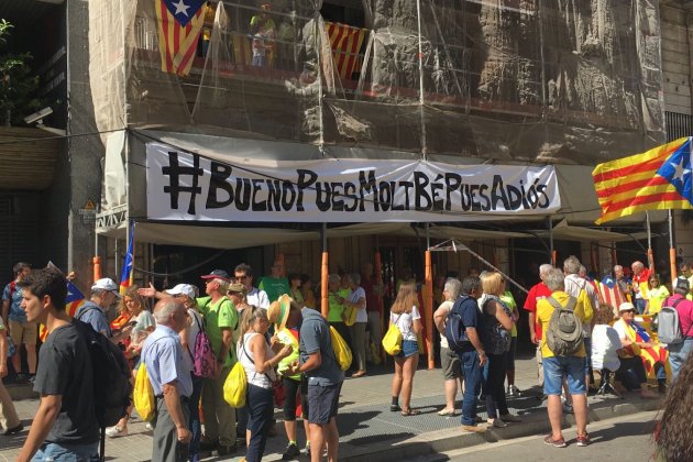 Pancarta Trapero   Nicolás Tomás