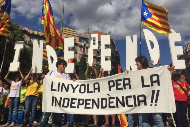 linyola per la independència   carlota camps