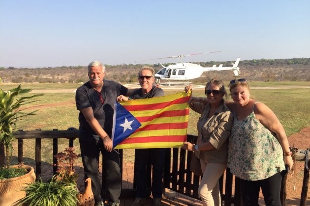 Des de Victoria Fall, Zimbawe. Visca Catalunyajosep M, Isabel, Maria i Jaume